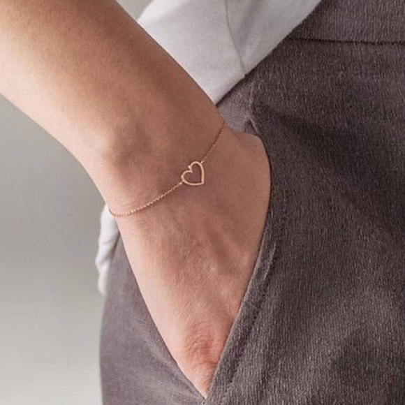 **AELLA* Gold Simple Heart Fashion Bracelet - Picture 1 of 3